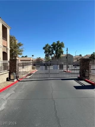 Photo #2: 2633419 Listing