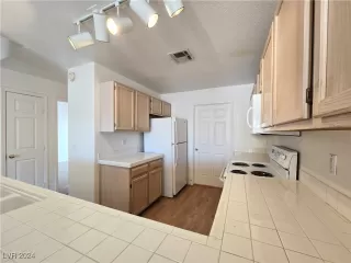 Photo #5: 2633420 Listing 