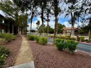 Photo #5: 2633426 Listing