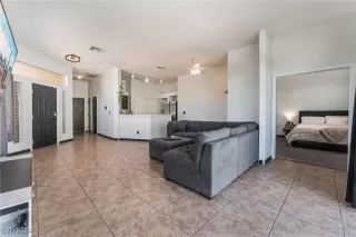 Photo #4: 2633431 Listing