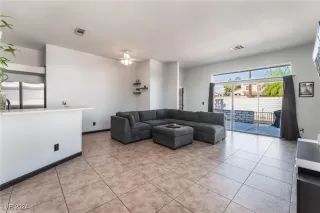 Photo #5: 2633431 Listing