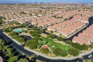 Photo #2: 2633509 Listing