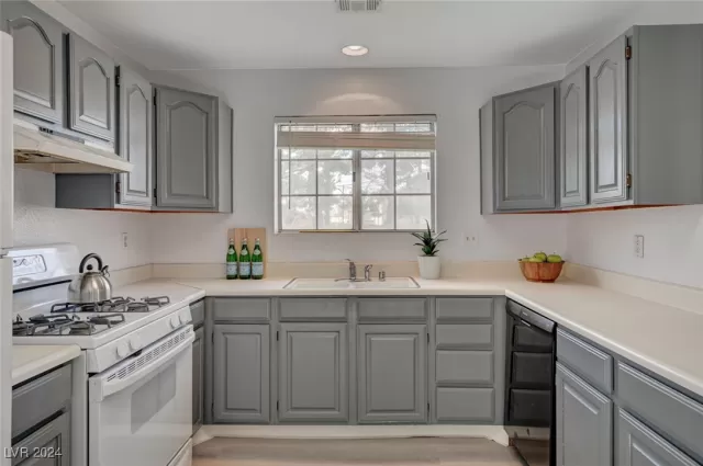 MLS: 2633621 Condo For Sale