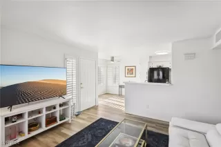 Photo #4: 2633635 Listing