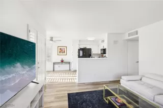 Photo #5: 2633635 Listing