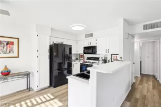 Photo #6: 2633635 Listing