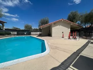 Photo #1: 2633638 Listing 