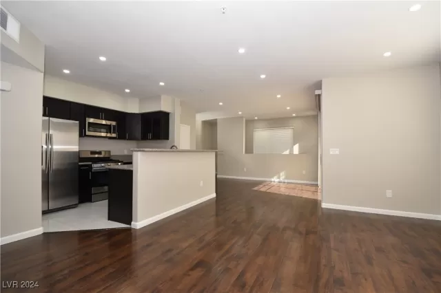 MLS: 2633690 Condo For Sale