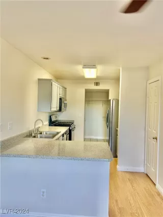 Photo #3: 2633757 Listing 