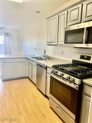 Photo #4: 2633757 Listing 