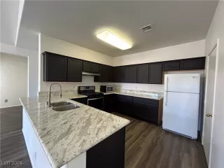 Photo #3: 2633770 Listing 