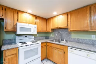 Photo #6: 2633811 Listing