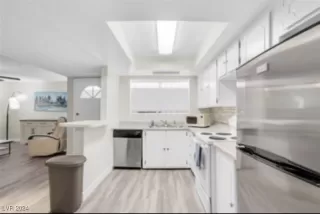 Photo #1: 2633858 Listing 