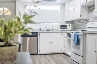 Photo #2: 2633858 Listing 