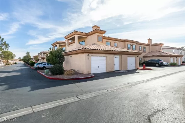 MLS: 2633873 Condo For Sale