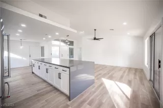 Photo #4: 2633943 Listing 