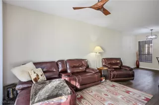 Photo #3: 2633958 Listing