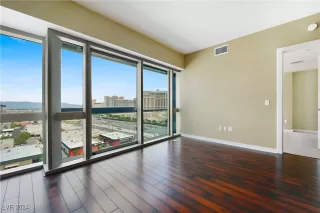 Photo #1: 2633962 Listing 