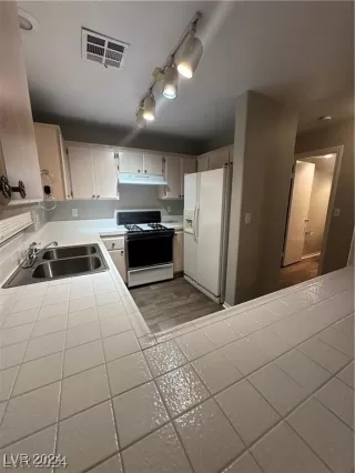 Photo #6: 2633966 Listing 