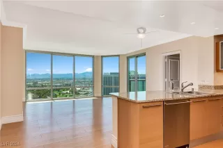 Photo #1: 2633981 Listing 