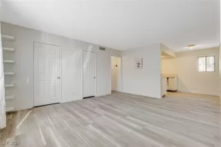 Photo #3: 2634018 Listing