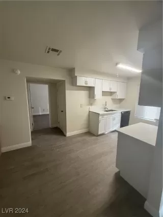 Photo #6: 2634068 Listing