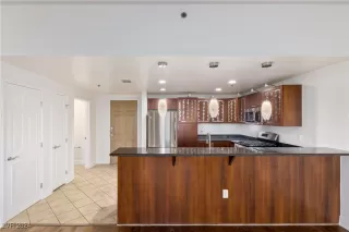 Photo #3: 2634087 Listing 