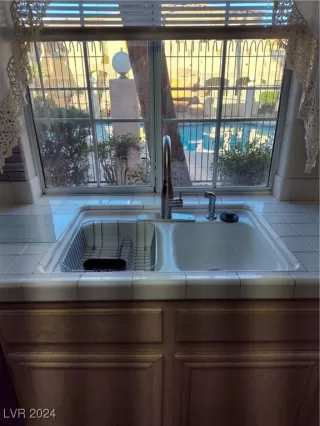 Photo #3: 2634106 Listing