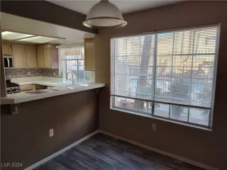 Photo #4: 2634106 Listing