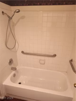 Photo #6: 2634106 Listing