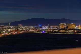 Photo #2: 2634107 Listing 