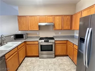 Photo #3: 2634181 Listing