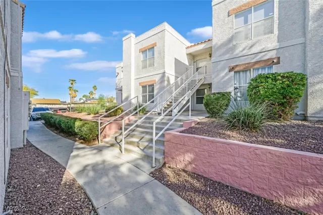 MLS: 2634262 Condo For Sale