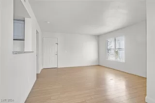 Photo #4: 2634262 Listing