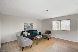 Photo #5: 2634285 Listing