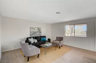 Photo #6: 2634285 Listing