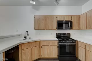 Photo #3: 2634327 Listing