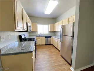 Photo #4: 2634339 Listing