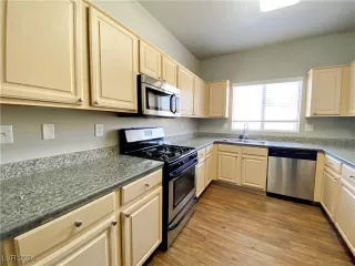 Photo #6: 2634339 Listing