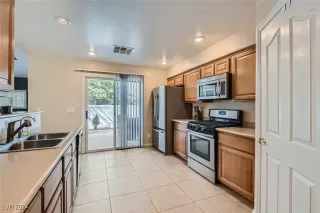 Photo #4: 2634341 Listing