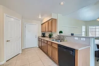 Photo #5: 2634341 Listing