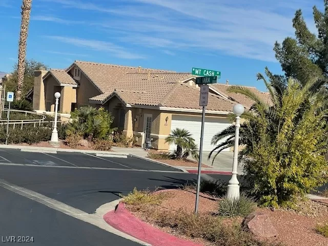 MLS: 2634362 Condo For Sale