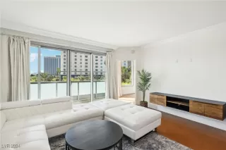 Photo #3: 2634378 Listing