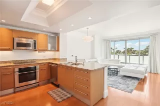 Photo #4: 2634378 Listing