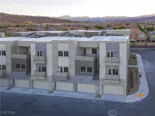 Photo #1: 2634446 Listing