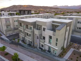 Photo #2: 2634446 Listing