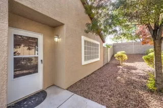 Photo #4: 2634476 Listing