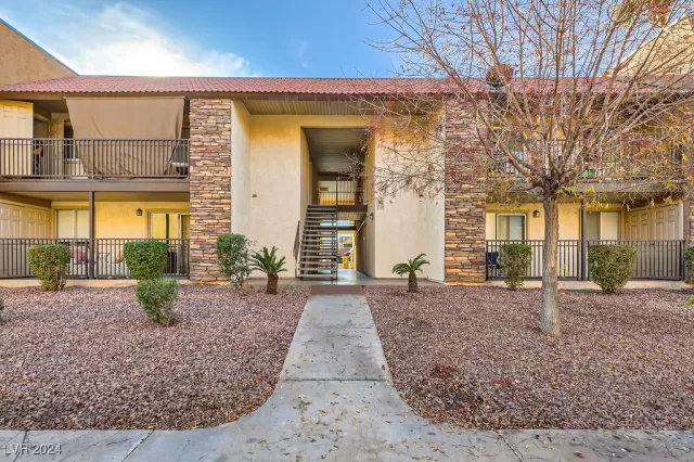 MLS: 2634508 Condo For Sale