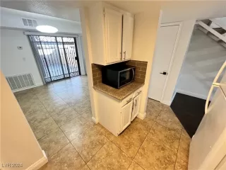 Photo #6: 2634548 Listing 