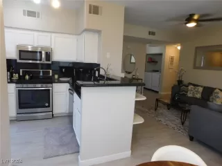 Photo #1: 2634557 Listing 